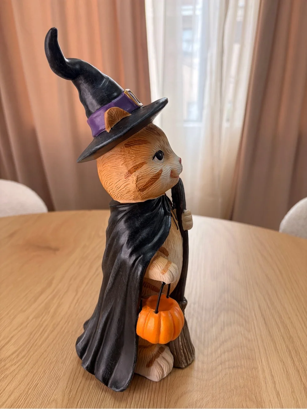 Halloween Figurine Figurine Orange Cat dressed as a Witch